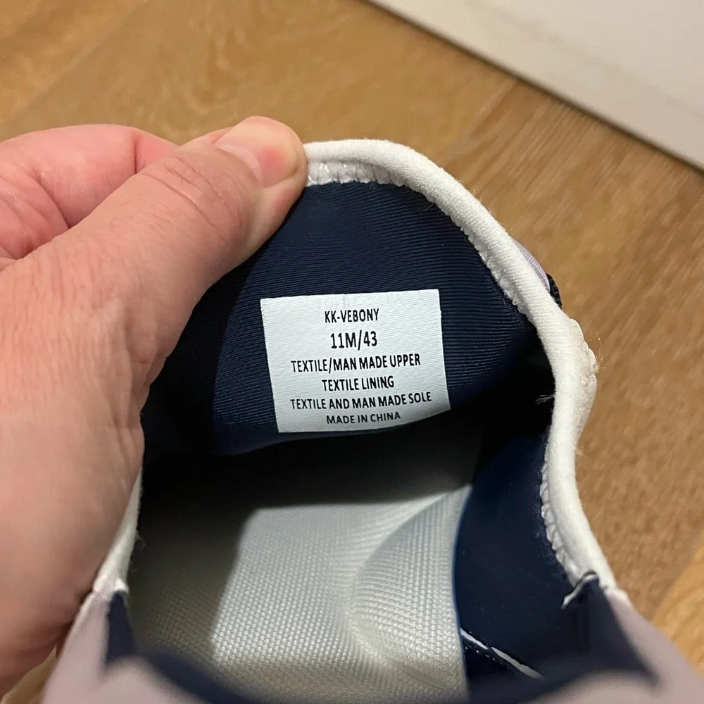 Kelly & Katie Vebony slip on sneakers gently worn